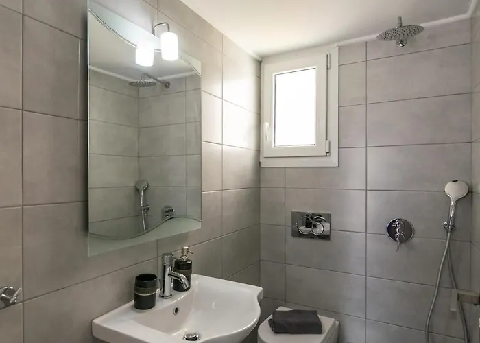 Renalda House In The Port Of Lejlighed