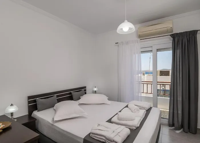 Renalda House In The Port Of *