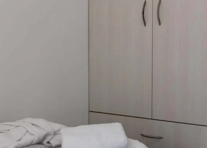 Renalda House In The Port Of * Adamantas