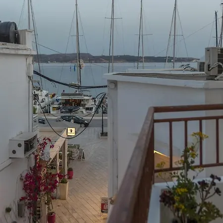 Renalda House In The Port Of Apartment *
