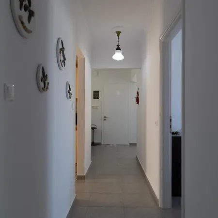 Apartman Renalda House In The Port Of
