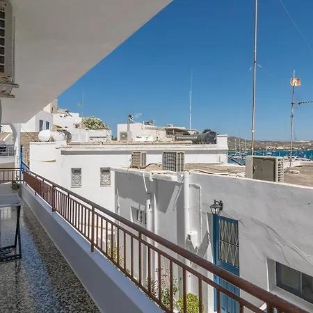 Renalda House In The Port Of Apartment *