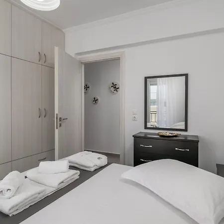 Apartman Renalda House In The Port Of