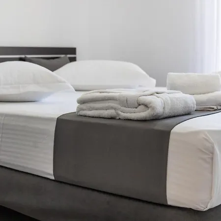 Apartment Renalda House In The Port Of Adamantas (Milos)