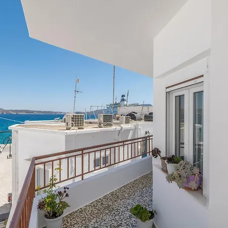 Renalda House In The Port Of Apartment *