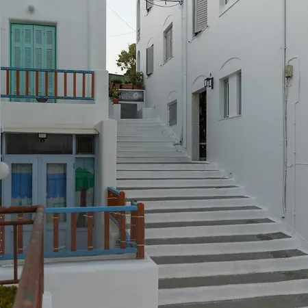 Renalda House In The Port Of Apartment Adamantas (Milos)
