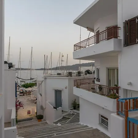 Renalda House In The Port Of * Adamantas (Milos)