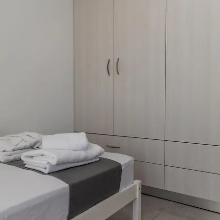Renalda House In The Port Of Apartman
