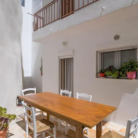 Apartman Renalda House In The Port Of *